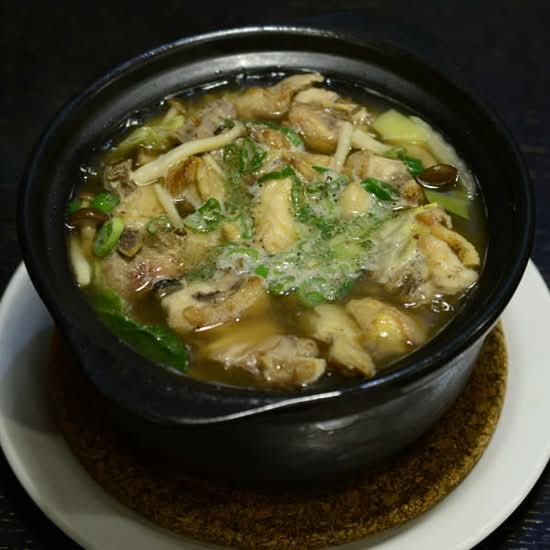Free-range Chicken & Mushroom Clay Pot 小鸡炖蘑菇砂锅（走地鸡）
